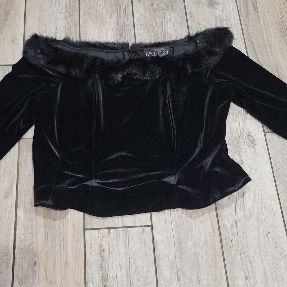 Alex Evenings W Off Shoulder Faux Fur Trim Lg Blk Velvet Cocktail Holiday Blouse